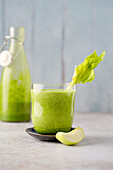 An apple and spinach smoothie