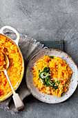 Simple oven-baked tomato risotto