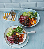 Tex-Mex bowl with beetroot, black beans and pumpkin
