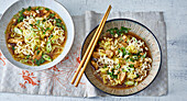 Asia-Nudelsuppe mit Huhn