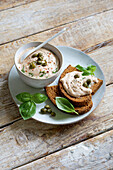 White bean cream with capers