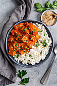 Coconut tikka masala with marinated tofu and rice