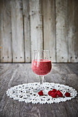 Raspberry smoothie with flax seeds