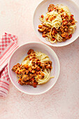 Spaghetti with minced meat and pepper sauce