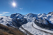 Monte Rosa-Massiv mit Dufourspitze, 4633m, und Liskamm mit Gornergletscher, Zermatt, Wallis, Schweizer Alpen, Schweiz, Europa