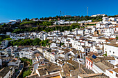 Blick über Setenil de las Bodegas, Andalusien, Spanien, Europa