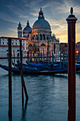 Sonnenuntergang über der Basilica della Salute, Punta della Dogana, Venedig, UNESCO-Weltkulturerbe, Venetien, Italien, Europa