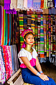 Ein Angehöriger der langhalsigen Karen, Chiang Rai, Thailand, Südostasien, Asien