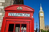 Die ikonische rote Telefonzelle mit Big Ben (Elizabeth Tower) im Hintergrund, Westminster, London, England, Vereinigtes Königreich, Europa
