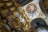 Das Innere der Mariä-Entschlafens-Kathedrale der ukrainisch-orthodoxen Kirche, Kiew (Kiew), Ukraine, Europa