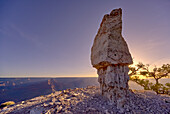 Der berühmte Mushroom Rock am Shoshone Point bei Sonnenaufgang, Grand Canyon National Park, UNESCO Weltkulturerbe, Arizona, Vereinigte Staaten von Amerika, Nordamerika
