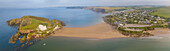 Luftaufnahme von Burgh Island Hotel und Bigbury Beach Tombolo in den South Hams, Devon, England, Vereinigtes Königreich, Europa