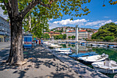 Blick auf den Mrtvi-Kanal und das Befreiungsdenkmal im alten Stadtzentrum, Rijeka, Kvarner-Bucht, Kroatien, Europa