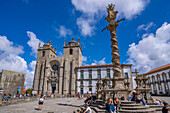 View of Porto Cathedral and Pillory of Porto monument, UNESCO World Heritage Site, Porto, Norte, Portugal, Europe