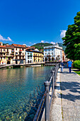 Promenade entlang des Sees, Omegna, Ortasee, Bezirk Verbania, Piemont, Italienische Seen, Italien, Europa