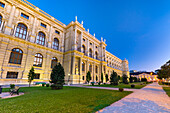 Naturhistorisches Museum in der Abenddämmerung, Bellariastraße, Bezirk Innere Stadt, Wien, Österreich, Europa