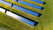 Luftaufnahme von Solarzellen