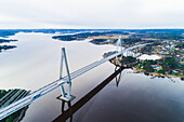 Blick von oben auf die Uddevalla-Brücke, Bohuslan, Schweden