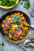 Asiatisches Butternusskürbis-Curry mit Spinat