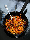Linguine with tomatoes and pangrattato (Italy)