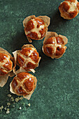 Traditionelle Oster-Hot-Cross-Buns