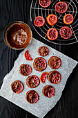 Making candied blood oranges (Orangette): cover with chocolate and sea salt
