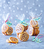 Cinnamon Bun Cookies in bags with name tags for gifts