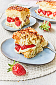 Bee sting cake with strawberries