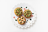 Spicy panettone tartlets with two kinds of mousses
