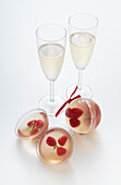 Prosecco-Gelee mit Himbeeren und Minze