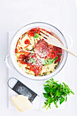 Würzige Salami-Spaghetti