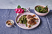 Meatballs with green beans