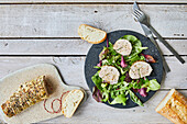 Pork tenderloin with leaf salad