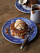 Sticky mini toffee tart