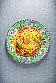 Spaghetti Scampi' with prawns and sherry