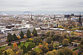 Ein Blick auf Edinburgh vom Edinburgh Castle; Edinburgh, Schottland