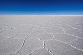 Sechseckmuster auf den Salzwiesen des Salar De Uyuni; Bolivien