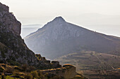 Berg und Festung in Oberkorinth; Korinth, Griechenland