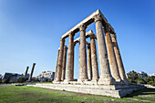 Dieser Zeustempel, auch als Olympieion bekannt, ist ein griechisch-römischer Tempel im Zentrum von Athen; Athen, Griechenland