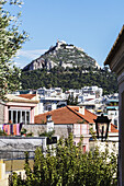 Der Berg Lycabettus und die Kapelle des Heiligen Georg; Athen, Griechenland