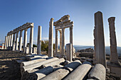 Ruinen des Trajanstempels; Pergamon, Türkei