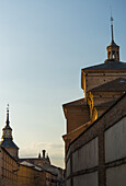 Gebäude in der Innenstadt von Alcala De Henares, einer historischen und charmanten Stadt in der Nähe von Madrid; Alcala De Henares, Spanien