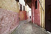 Seitenstraßen der Medina von Tanger; Tanger, Marokko