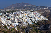 Stadtbild von Fira; Fira, Santorin, Griechenland