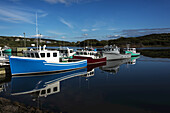Fischerboote im Hafen von Inverness; Cape Breton, Nova Scotia, Kanada