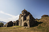 Kathedrale des Heiligen Zeichens (St. Nshan) des Haghpat-Klosters und Galerie des Skriptoriums (Buchdepot) des Haghpat-Klosters; Provinz Lori, Armenien