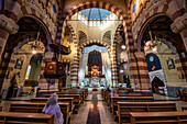 Innenraum der Kirche Unserer Lieben Frau vom Rosenkranz (gemeinhin als Kathedrale bezeichnet); Asmara, Zentralregion, Eritrea