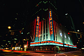 Radio City Music Hall bei Nacht, New York City, New York, USA