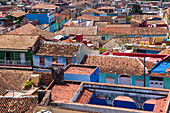Übersicht über die Ziegeldächer der Häuser, Trinidad, Kuba, Westindische Inseln, Karibik