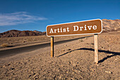 Straßenschild für den Artist Drive, Death Valley National Park, Kalifornien, USA